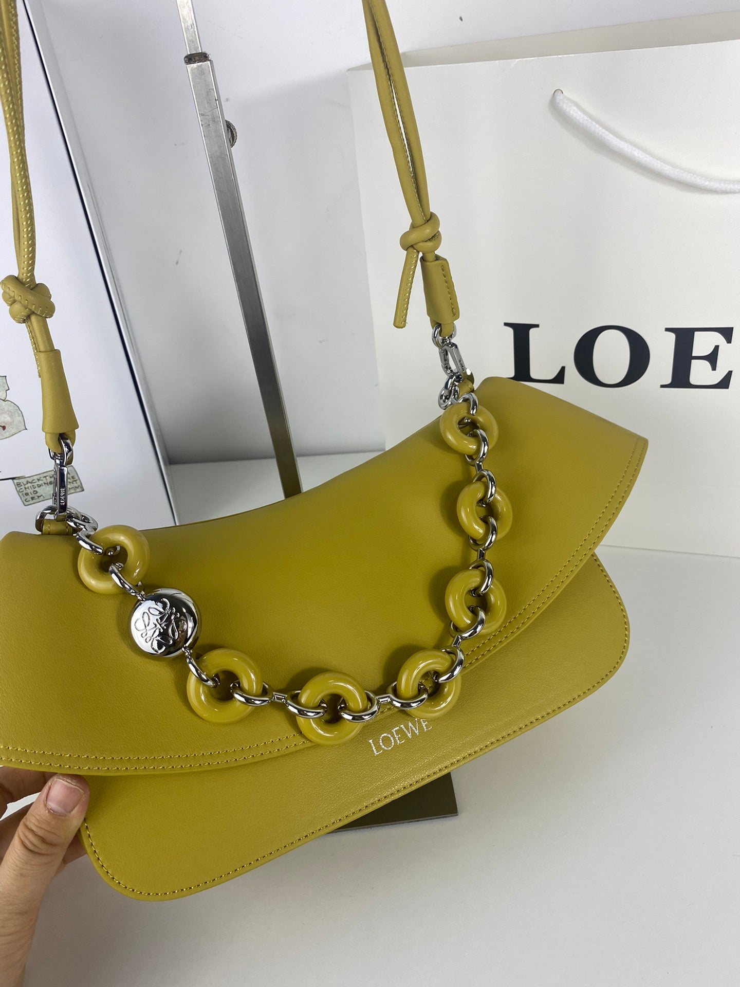 B1R66A11 Popular leather bag