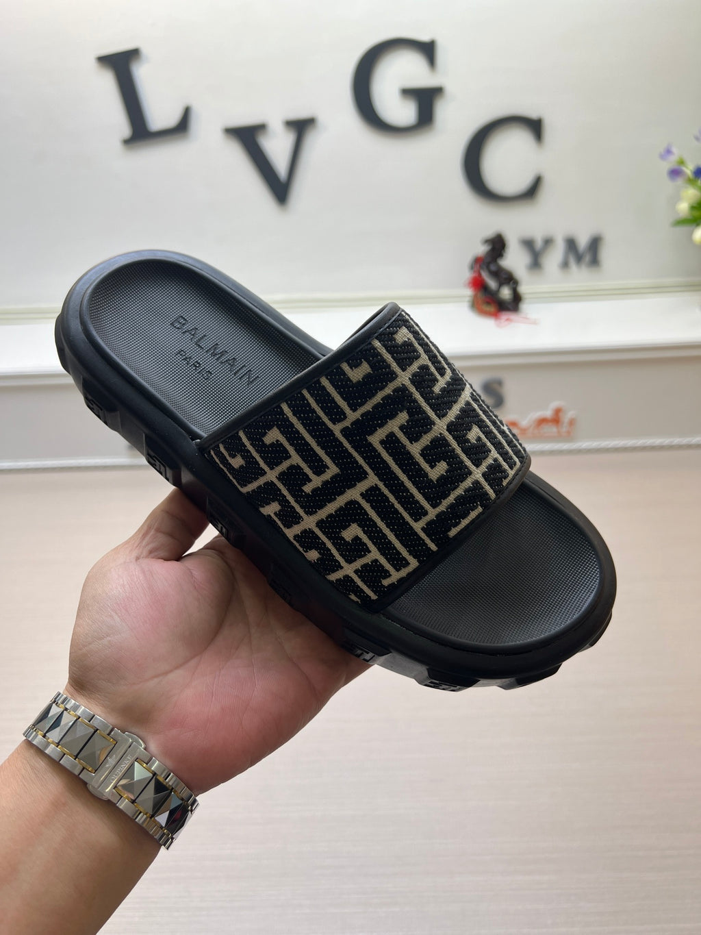 Z5ZA110  Popular slippers