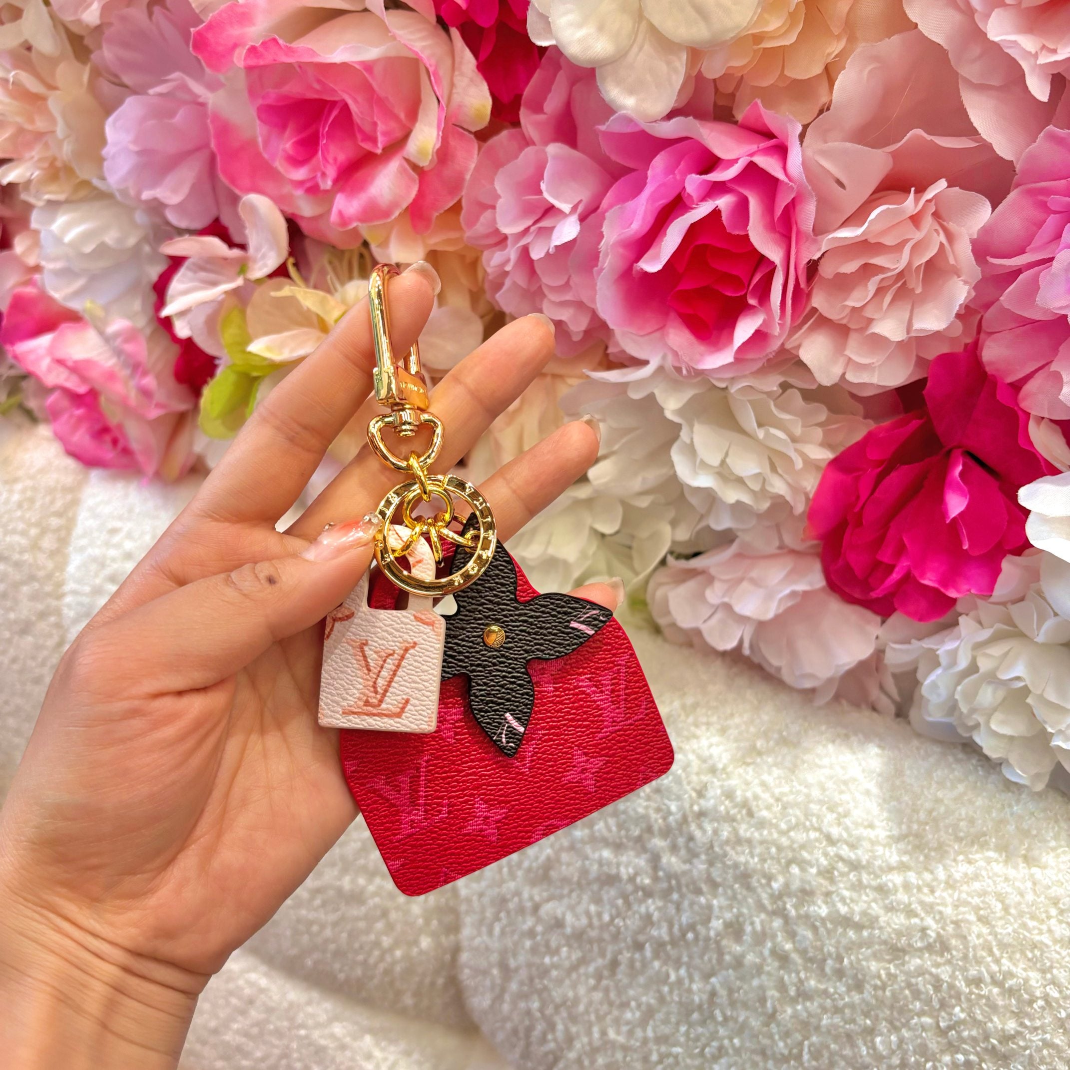A1Z105E33 Popular bag 's charms accessories