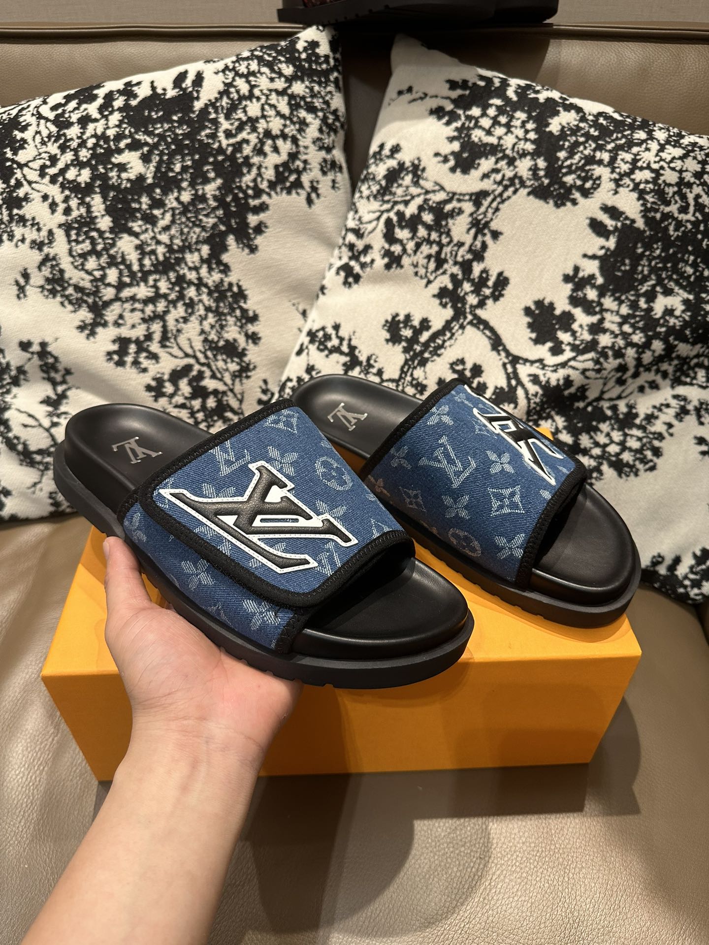 Z2Z85E28  Popular leather Shoes