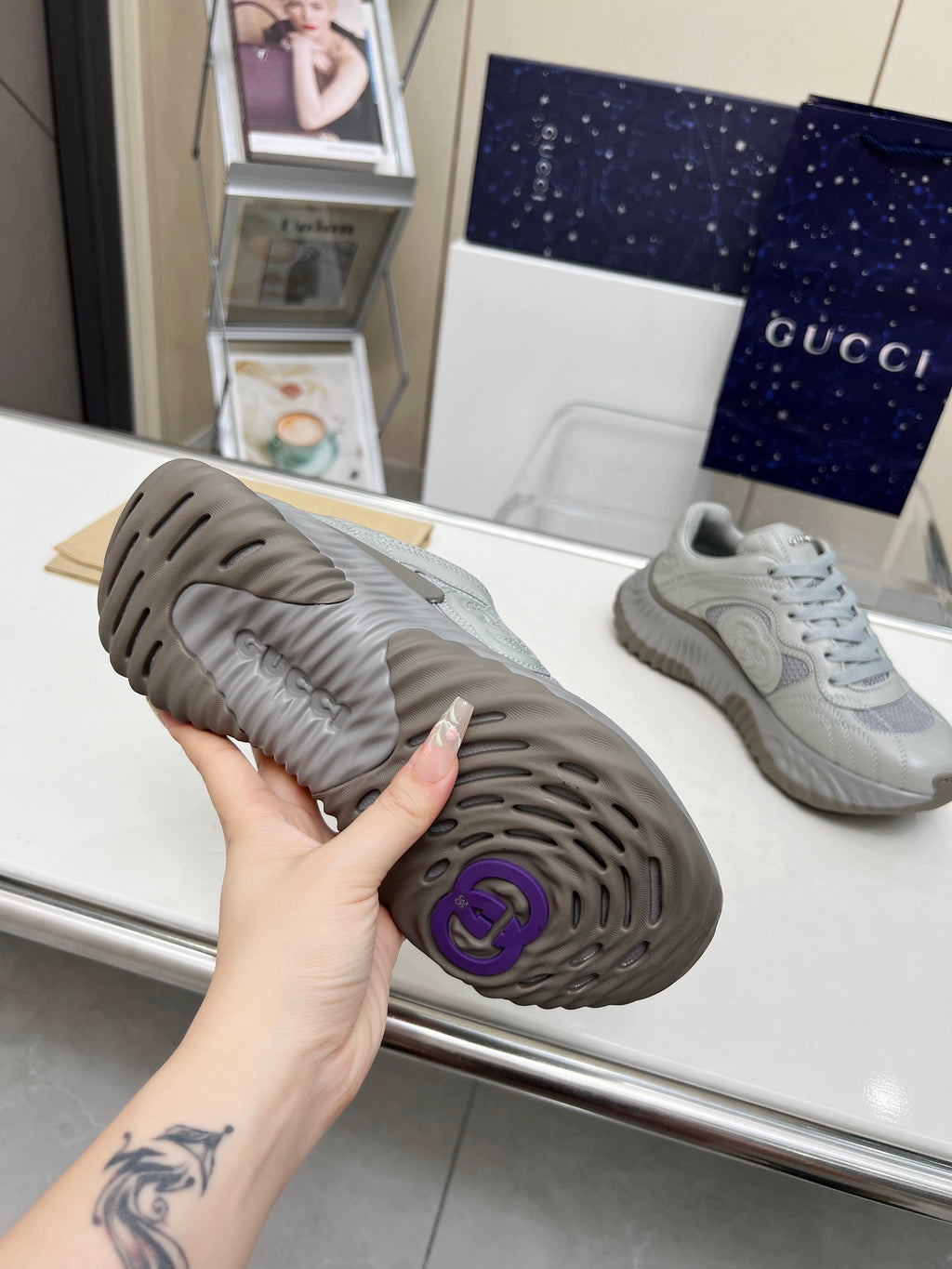 Z2Q95B172  Popular high-quality Shoes
