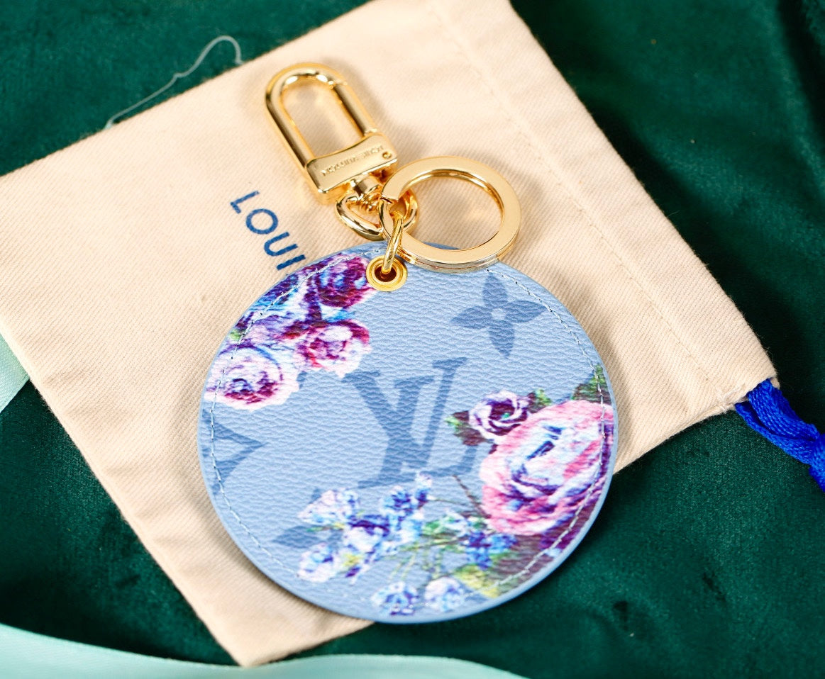 A1Q105E22 Popular bag 's charms accessories