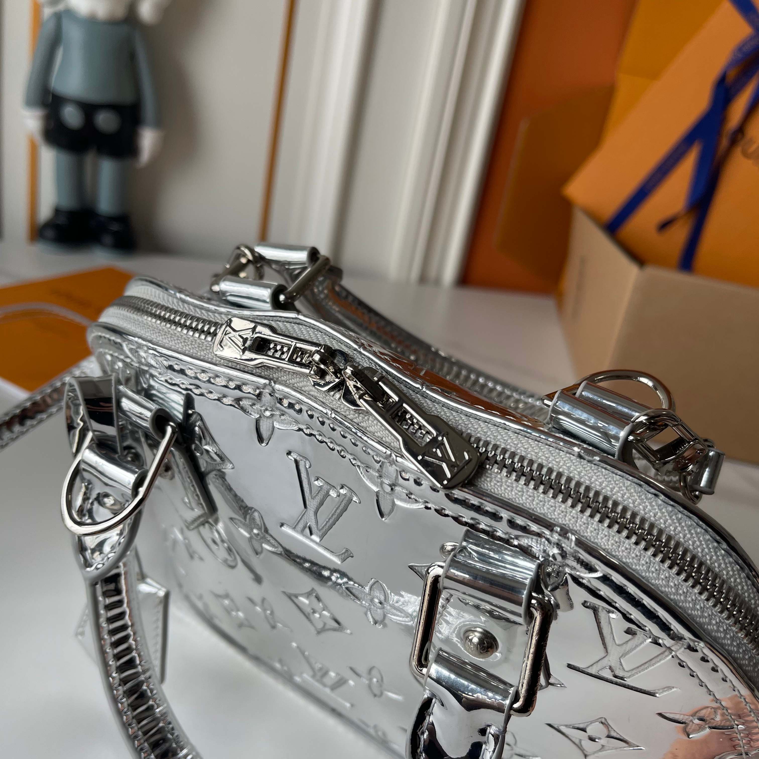 B1P46E86 Popular leather bag