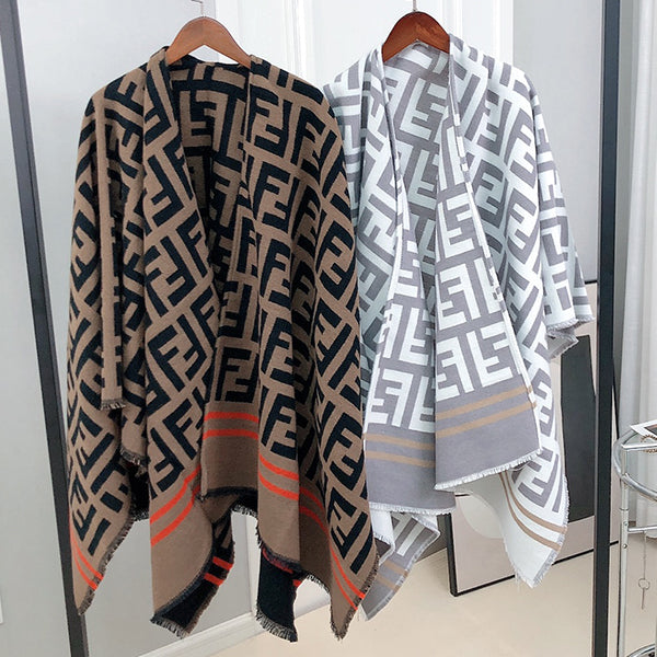 W1R86F28 Popular cloak