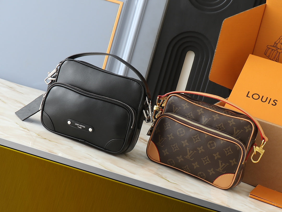 B1P46E108 Popular leather bag