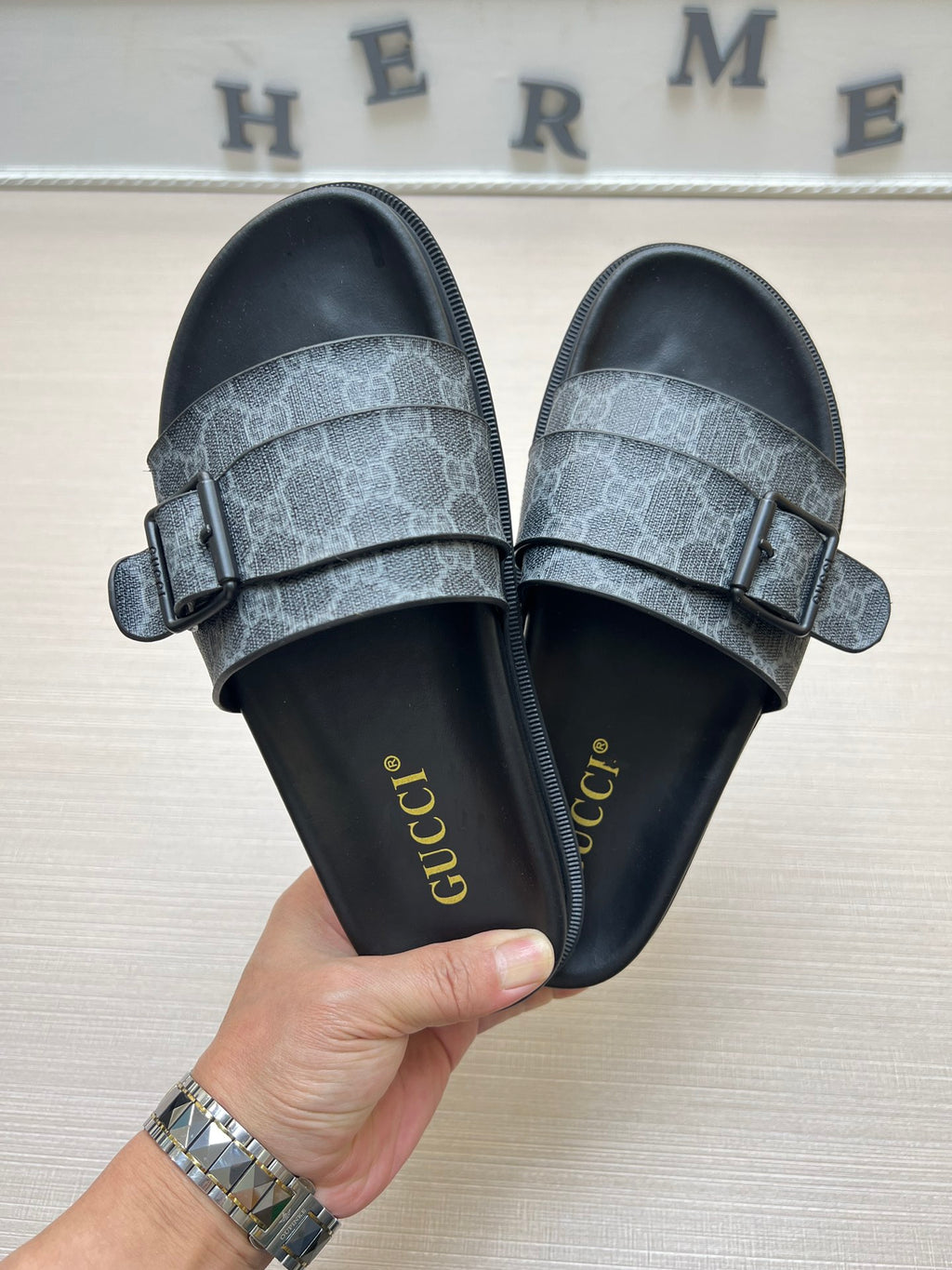 Z5ZB92 Popular slippers