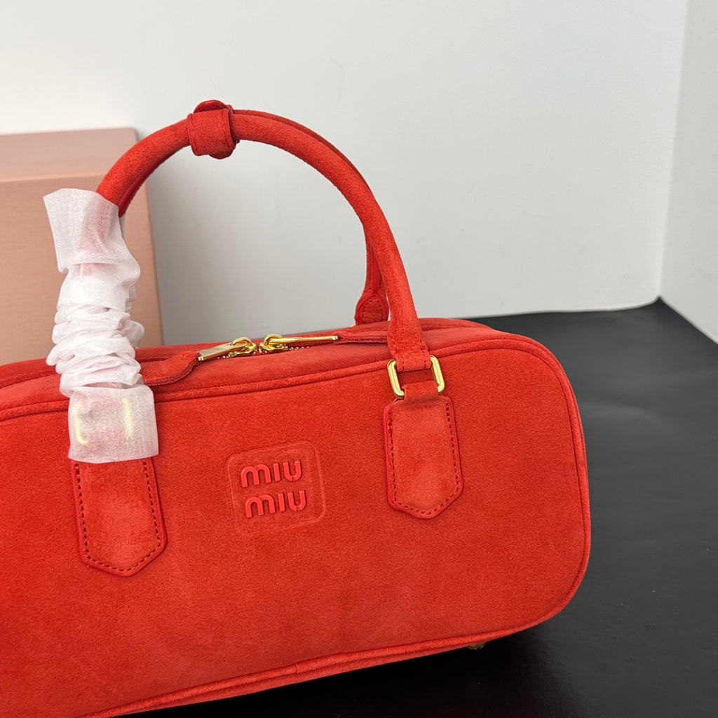 B1P46A153 Popular leather bags