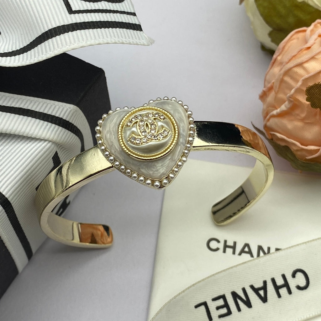 X1N85C212K  Popular Bracelets
