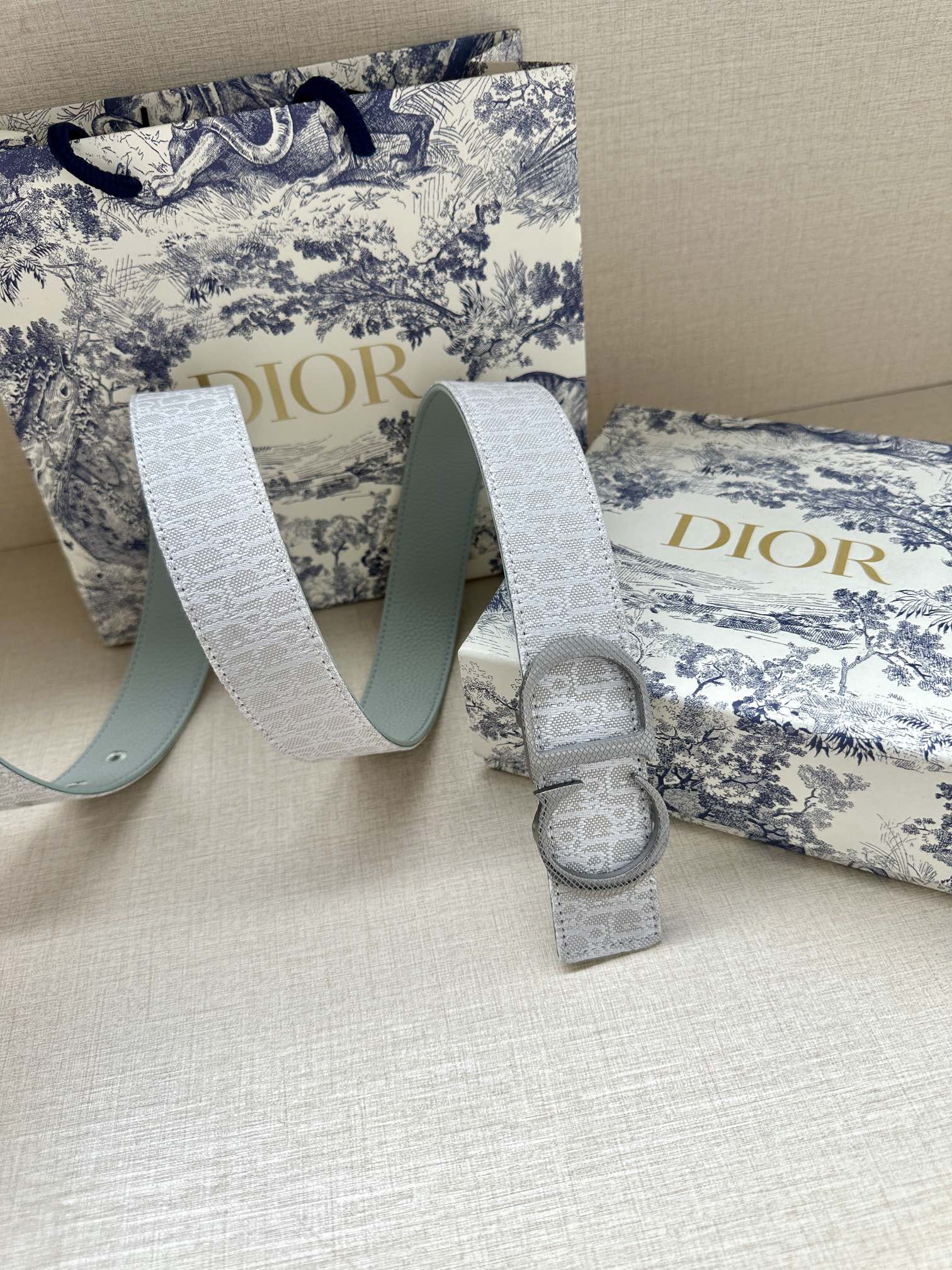 P1R55D197 Popular   High quality belt With full package