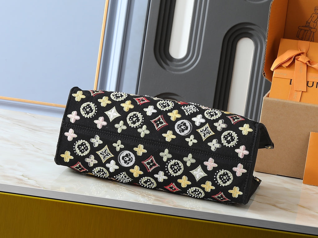 B1R15E22 Popular  genuine leather embroidered bag