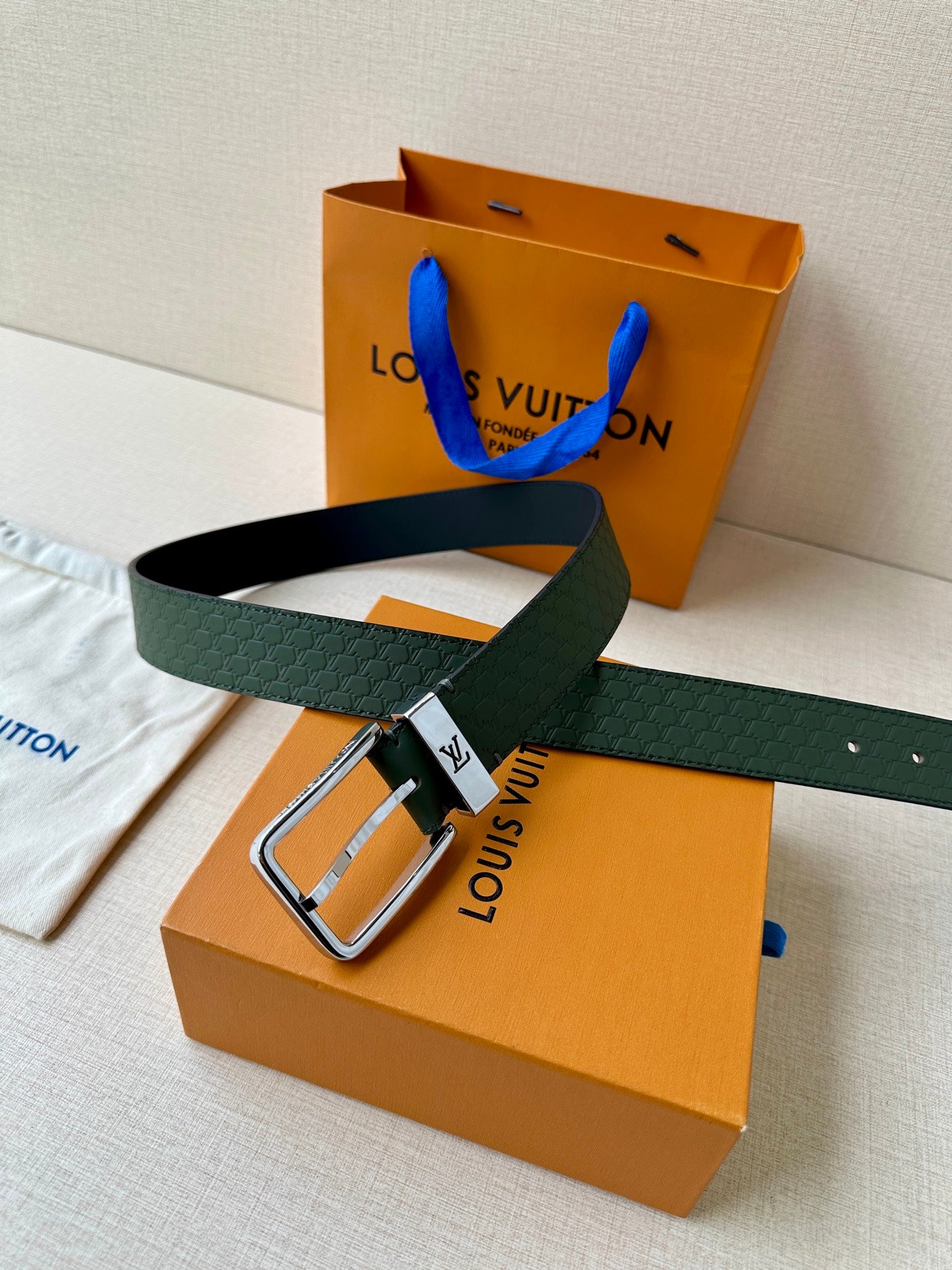P1R55E222 Popular  High quality belt With full package