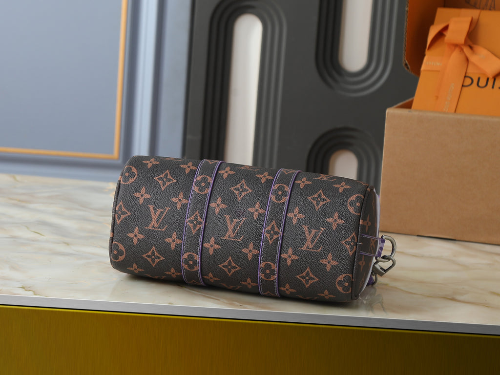B1R76E50 Popular leather bag