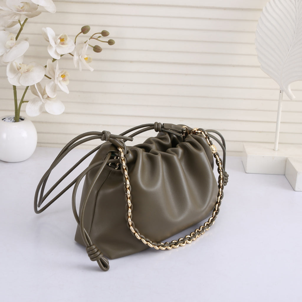 B1R66A9 Popular leather bag