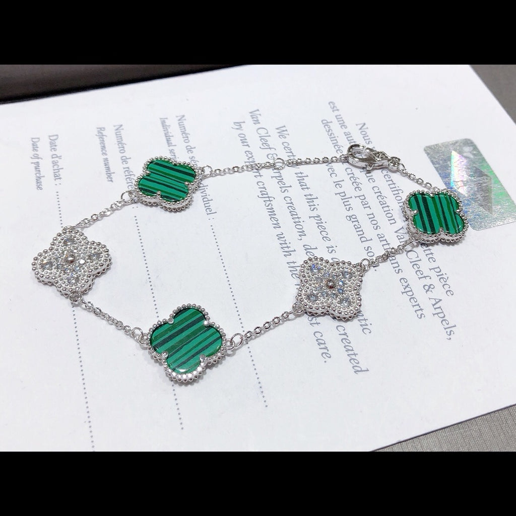 X5X53VA179K  Popular bracelets 5 flowers normal size1.5cm flower