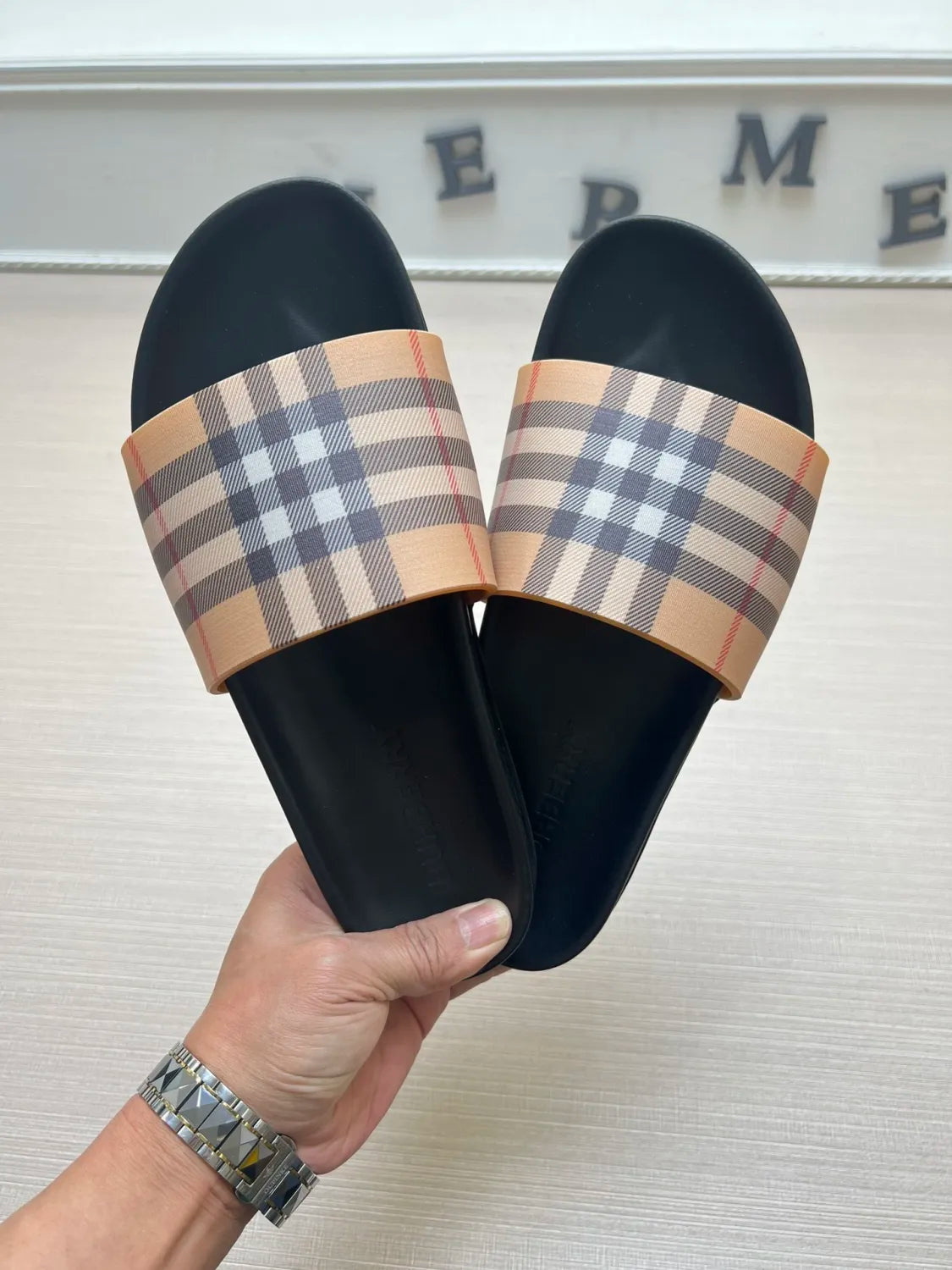 Z5ZR119 Popular slippers