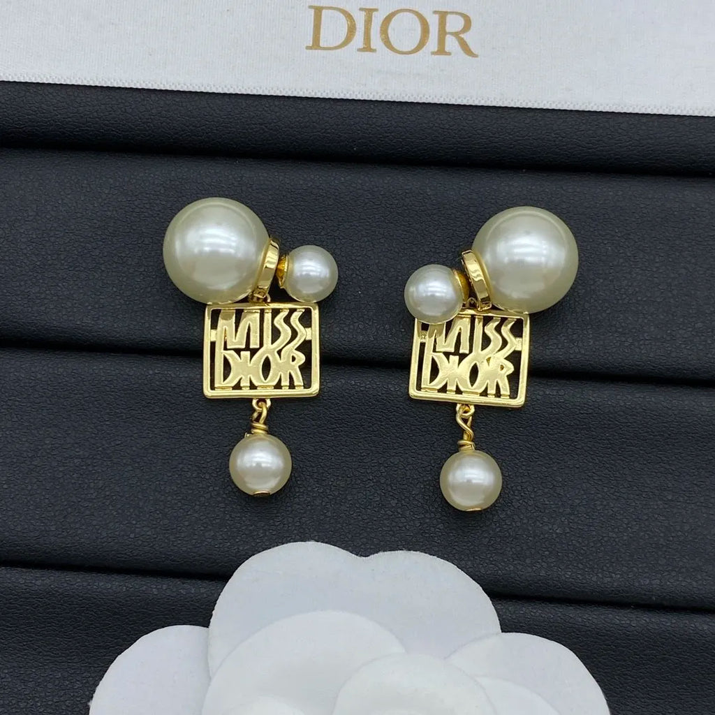 X1Z94D1068E Popular Earrings