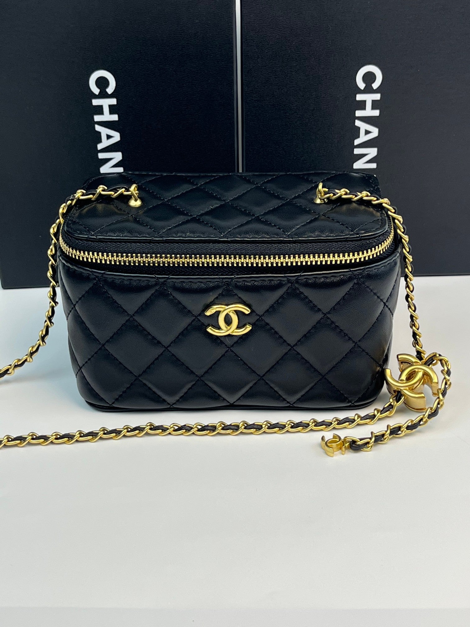 B1P36C83 Popular leather bag
