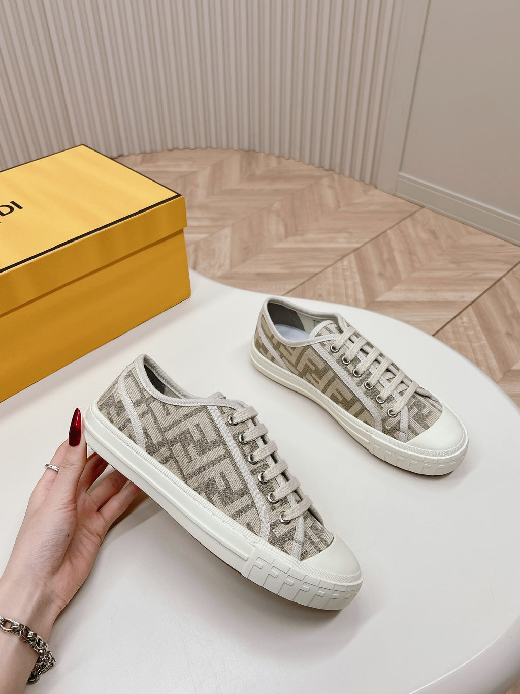 Z2Q105F423 Popular high-quality Shoes