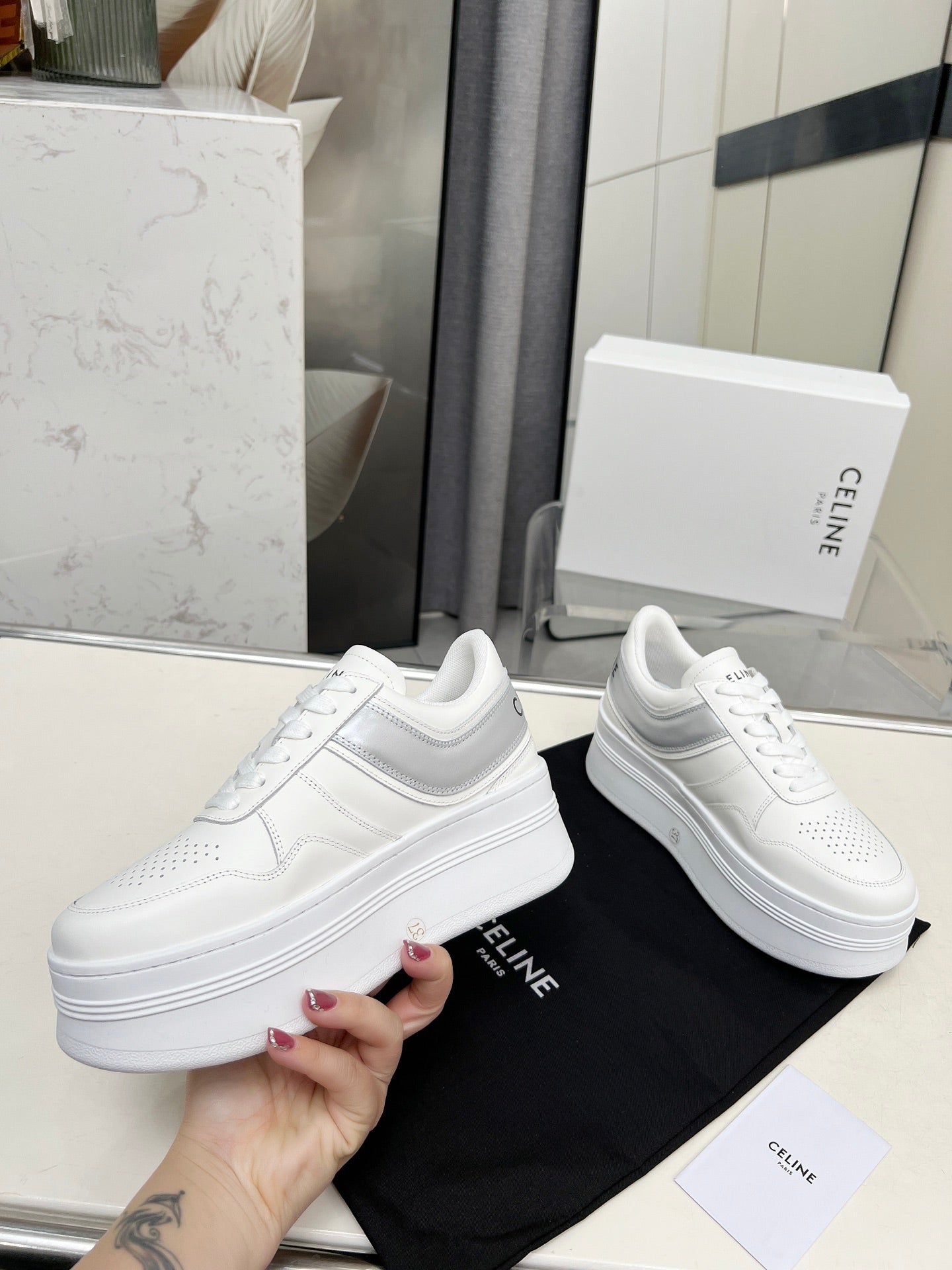 Z2Q55CL50 Popular  leather shoes