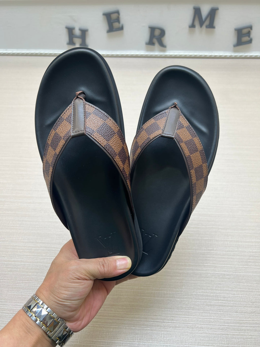 Z5ZE60 Popular slippers