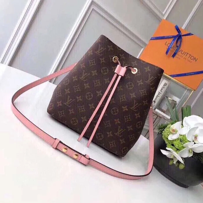 B1P20E81 Popular  leather bag 