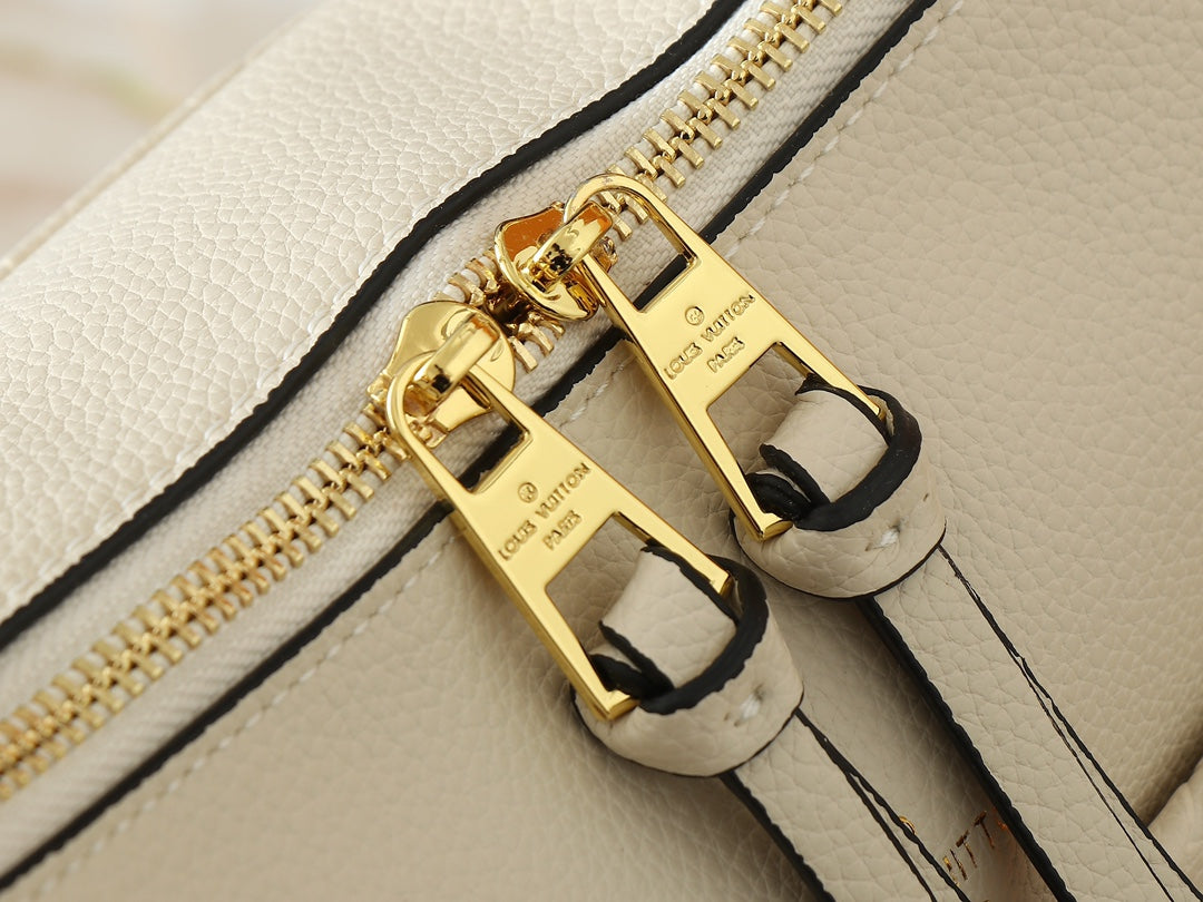 B1W35E115 Popular leather bag