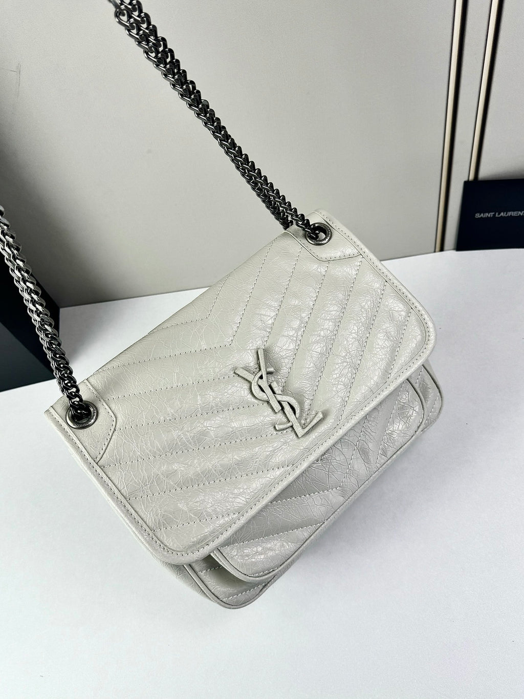 B1R76SL16 Popular leather bag