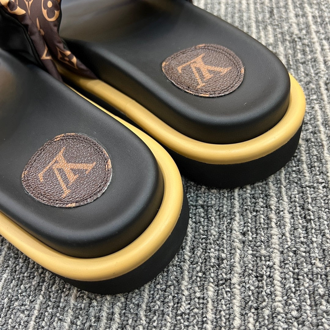 Z5XF120 Popular leather quality Slippers