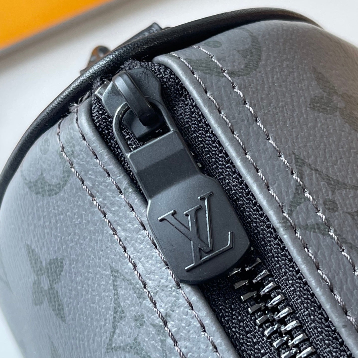 B1P46E32 Popular leather bag