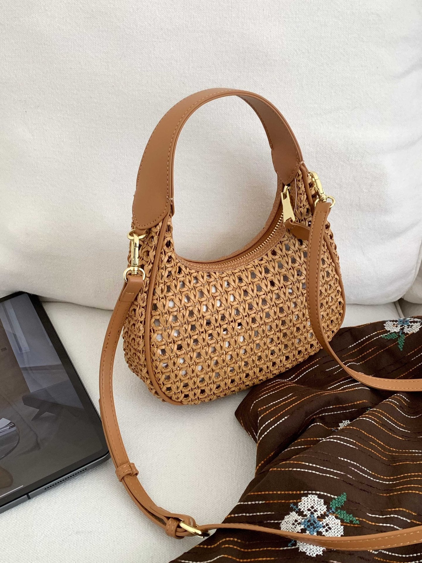 B1P36A51 Popular woven bag