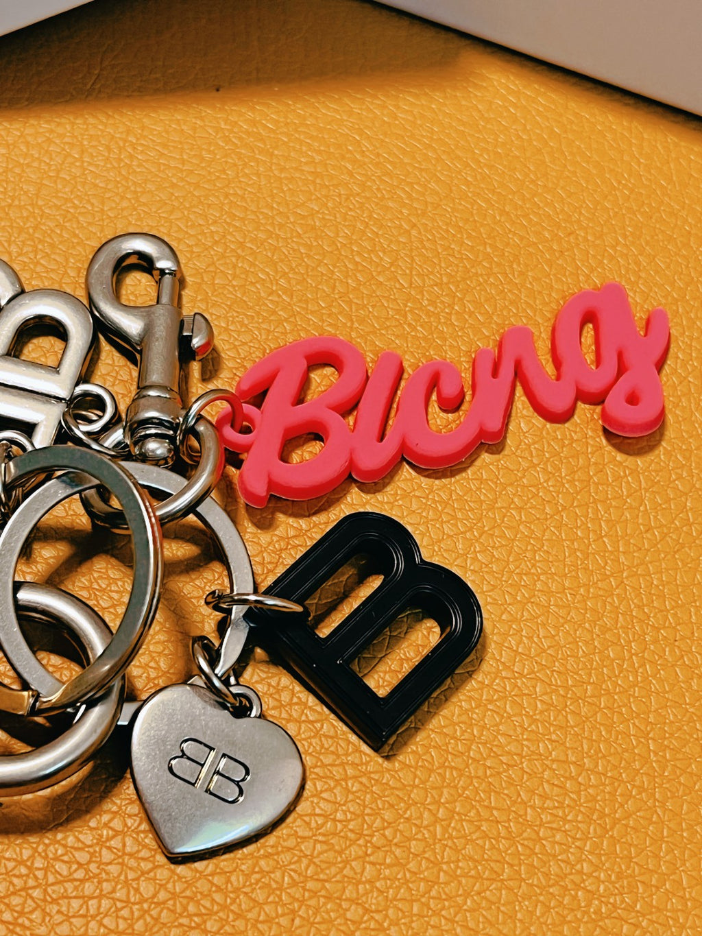 A1Z84J62  Popular Keychains
