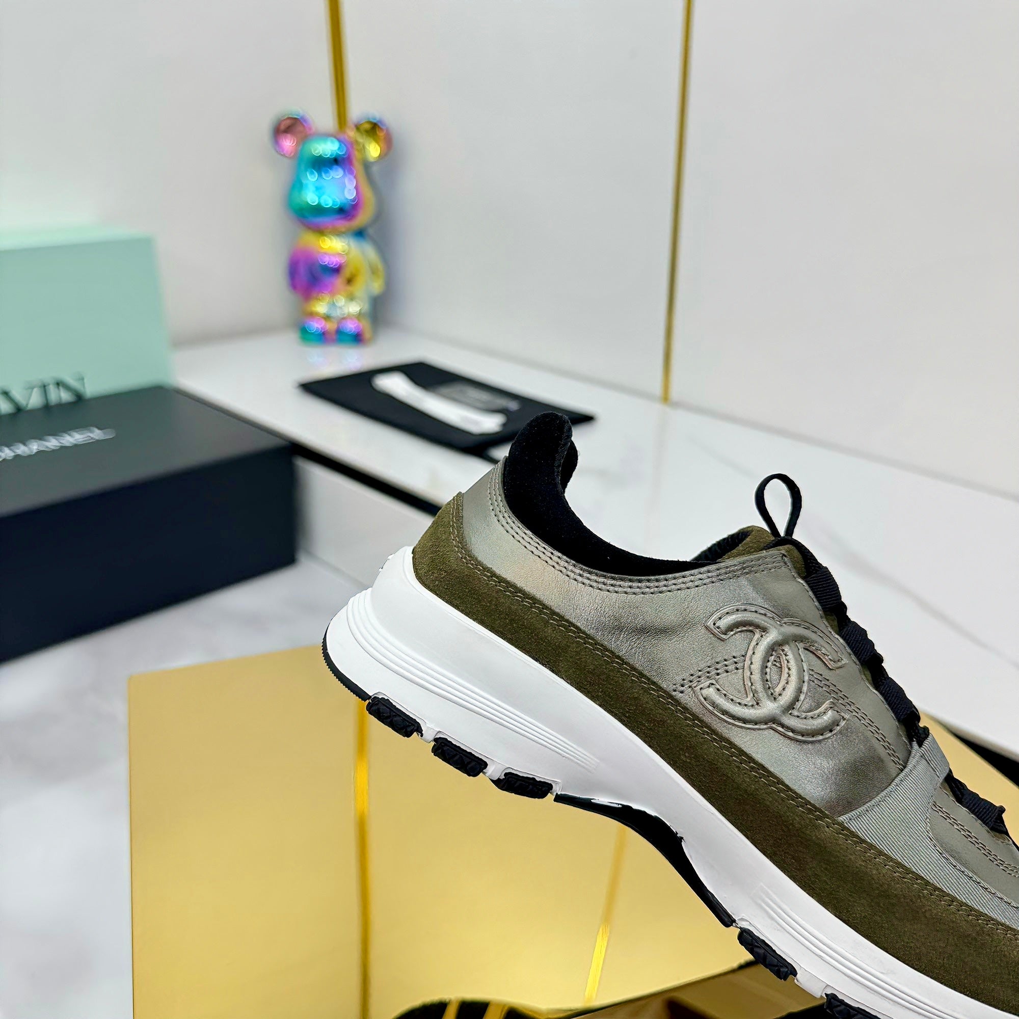 Z2R85C7  Popular high quality shoes