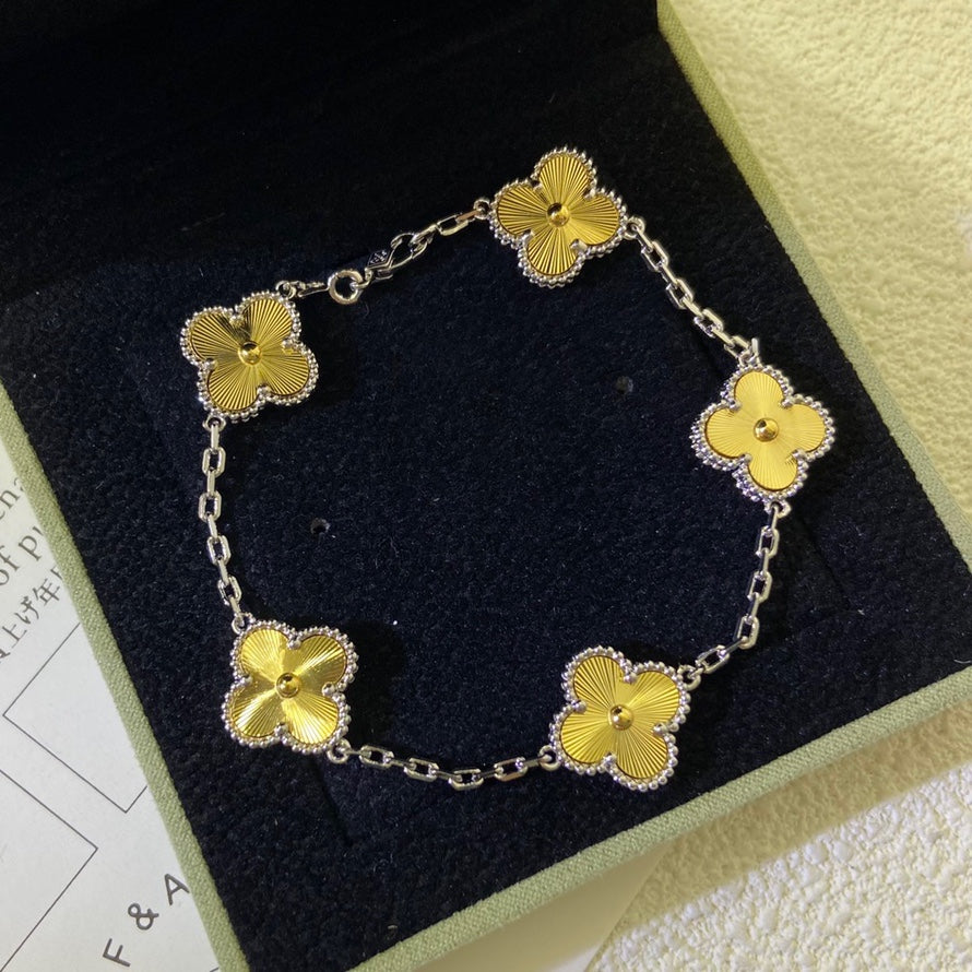 X5Q85VA271X Popular Necklaces. Bracelets. Earrings