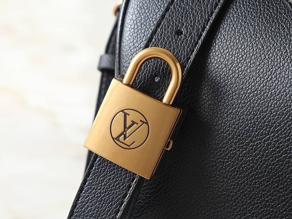 B1P46E40 Popular leather bag
