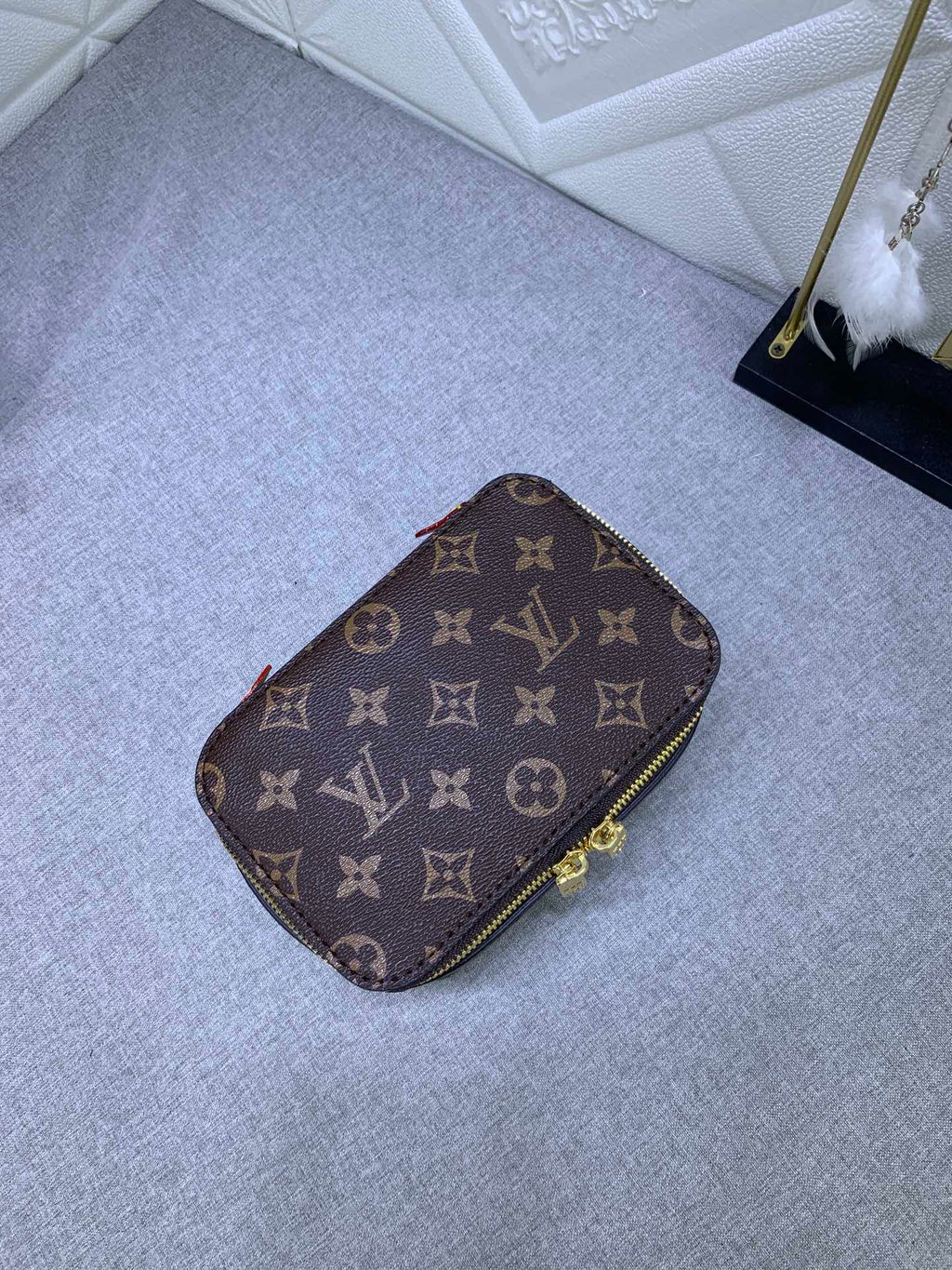 B1X34E272 Popular  leather bag 