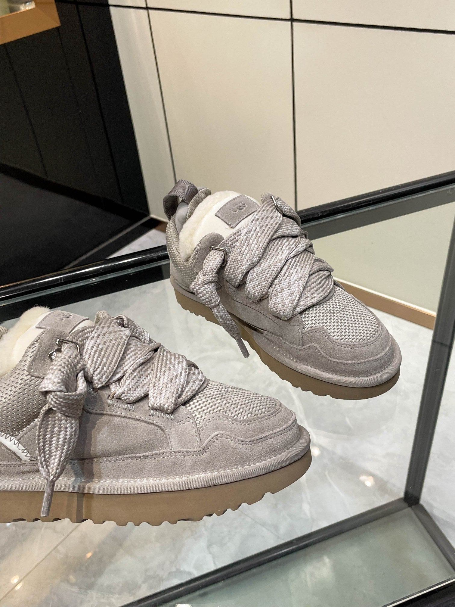 Z2Q105U262 Popular high-quality Shoes