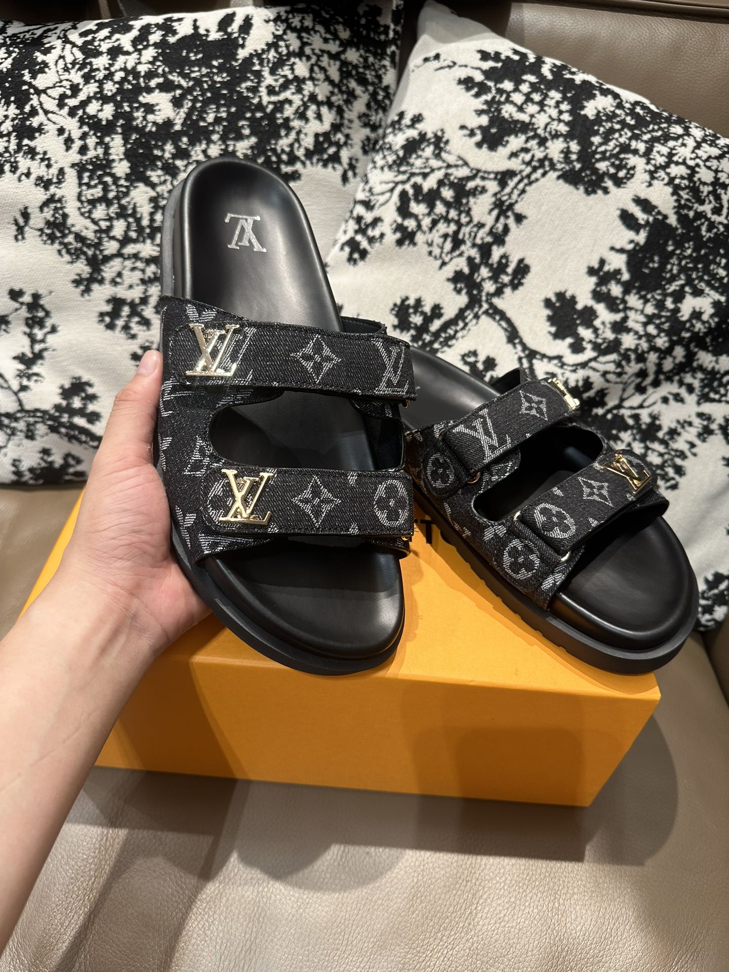 Z2Z85E29  Popular leather Shoes