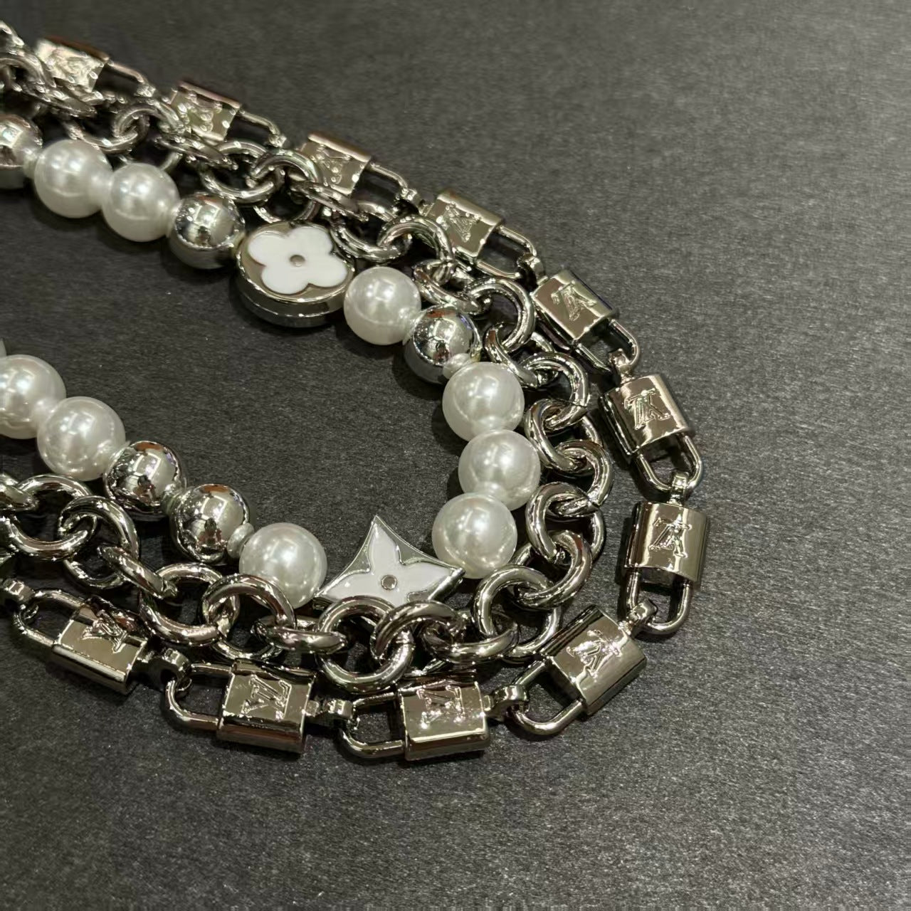 A1R46E14 Popular bag 's charms accessories