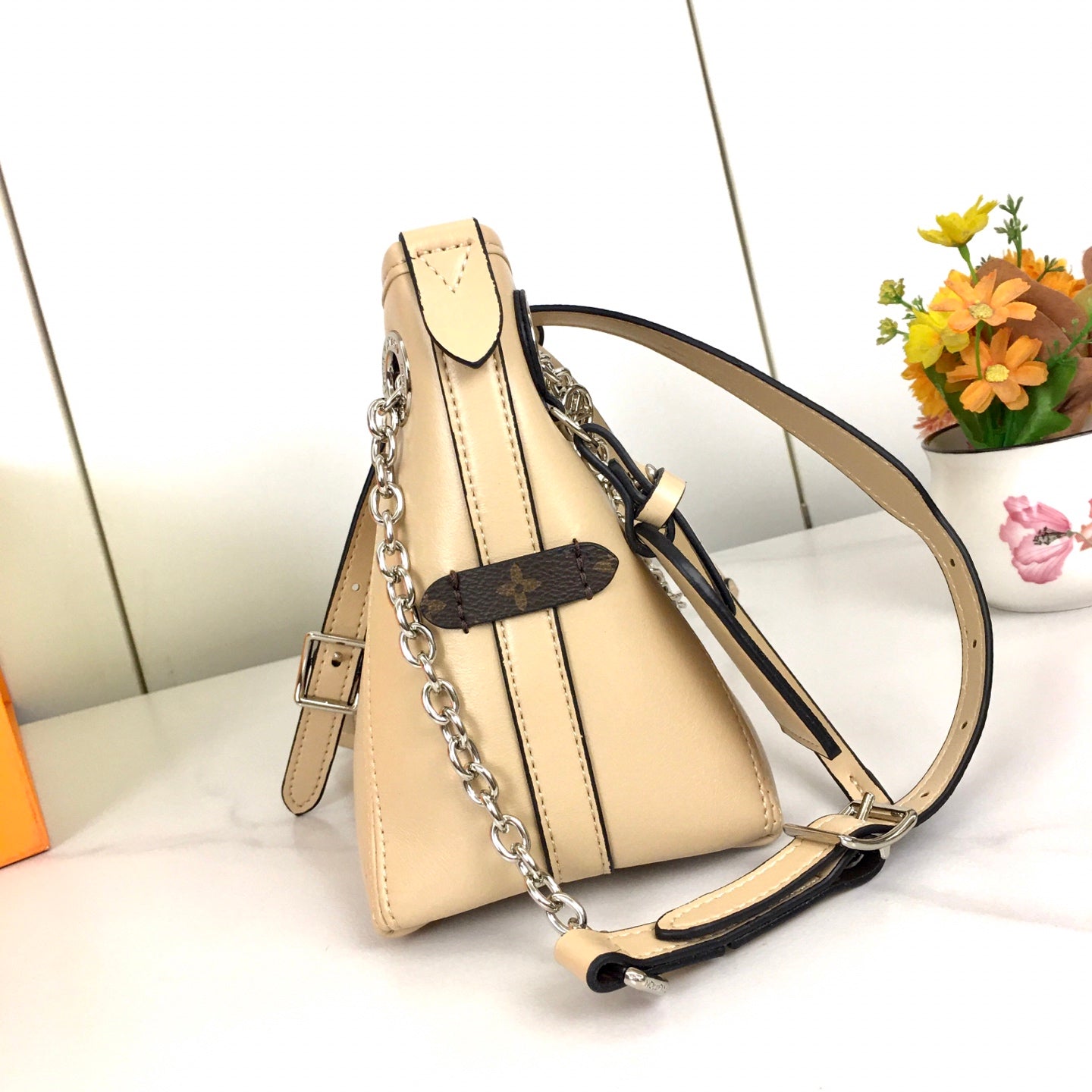 B1W35E113 Popular  leather bag
