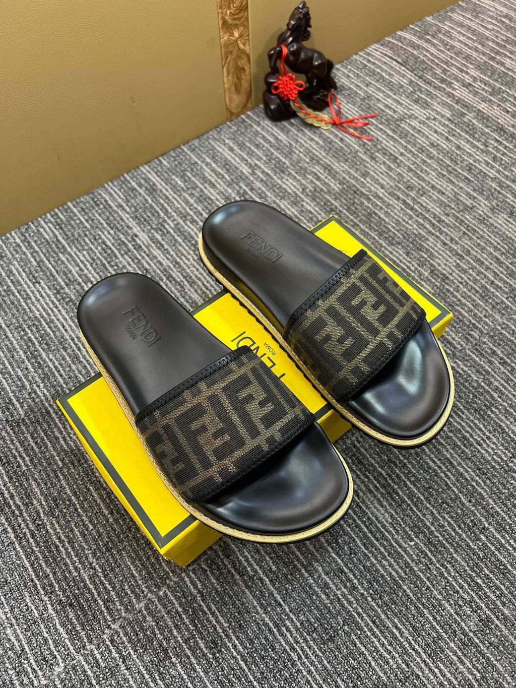 Z5XF105 Popular Slippers