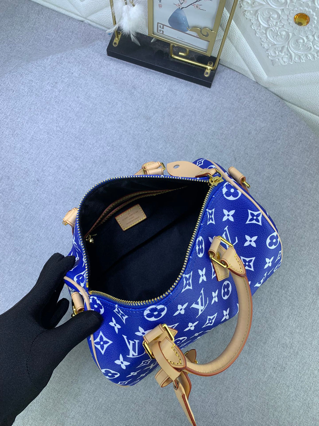 B12X44E268 Popular  leather bag 