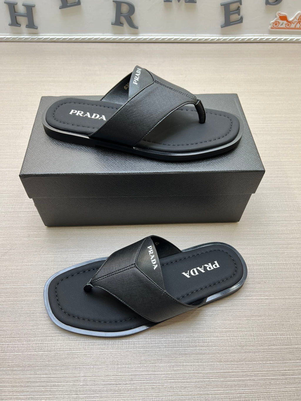 Z5ZPD72  Popular slippers