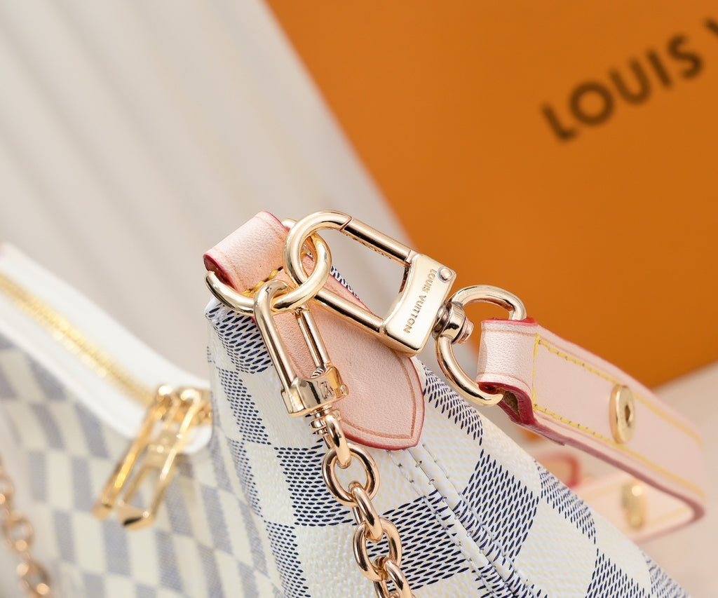 B1W15E35 Popular  leather bag