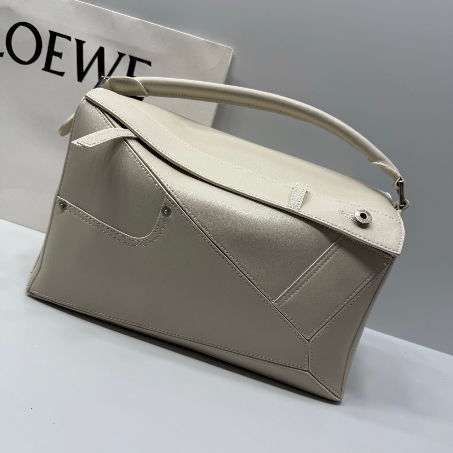 B1R46A12 Popular leather bag