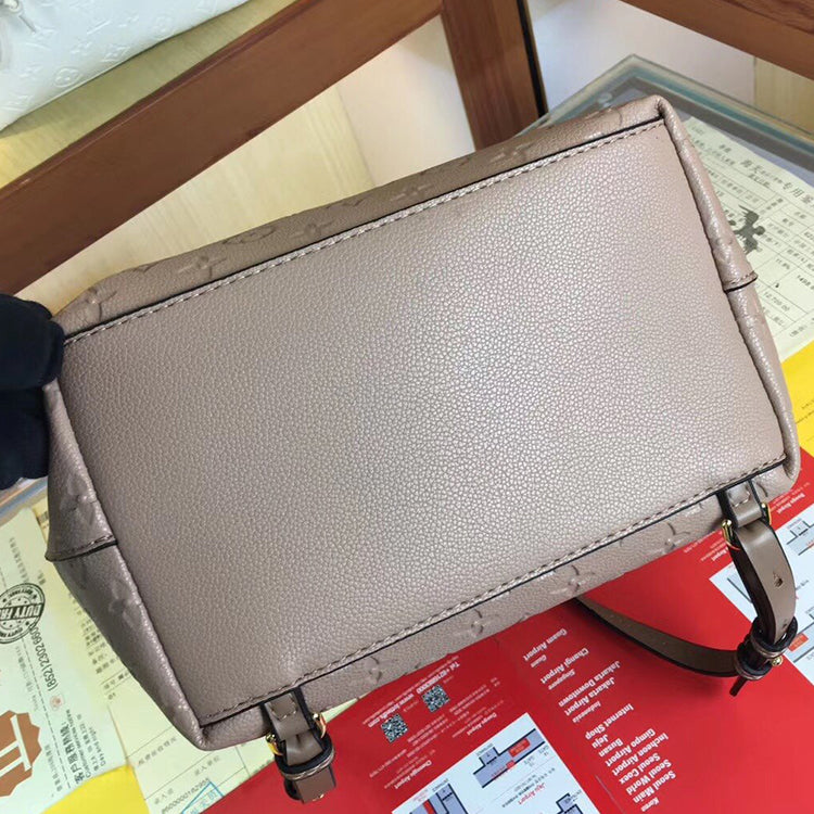 B1P20E6 Popular  leather backpacks