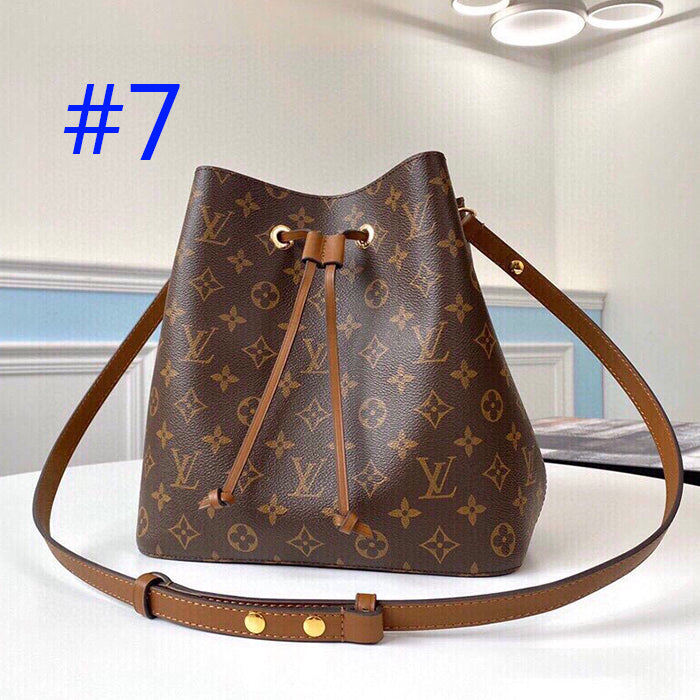 B1P20E81 Popular  leather bag 