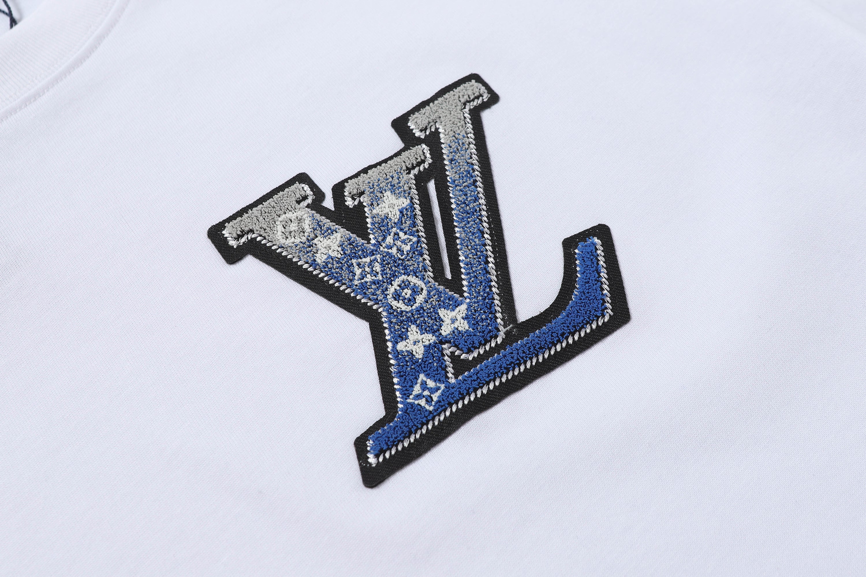 U1R45E166 Popular T-shirt