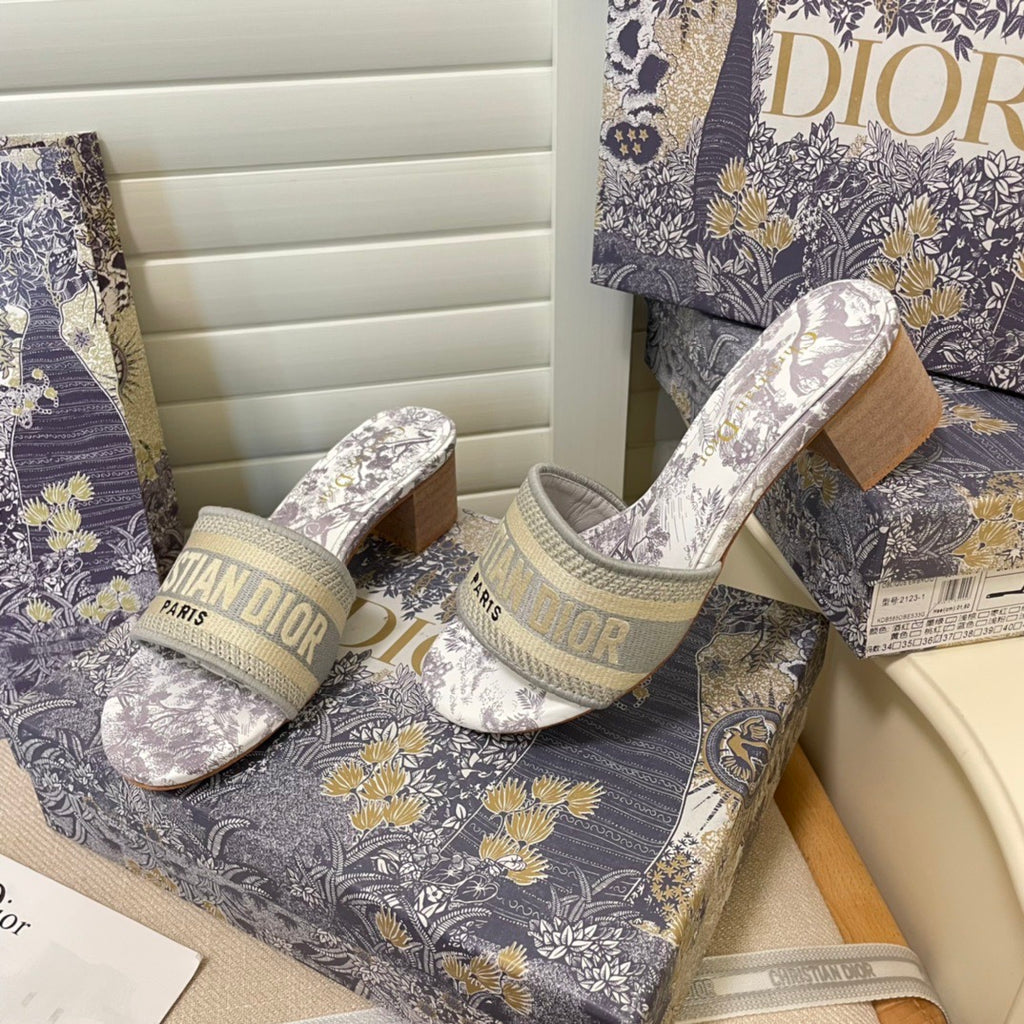 Z1ZD64 Popular sandals
