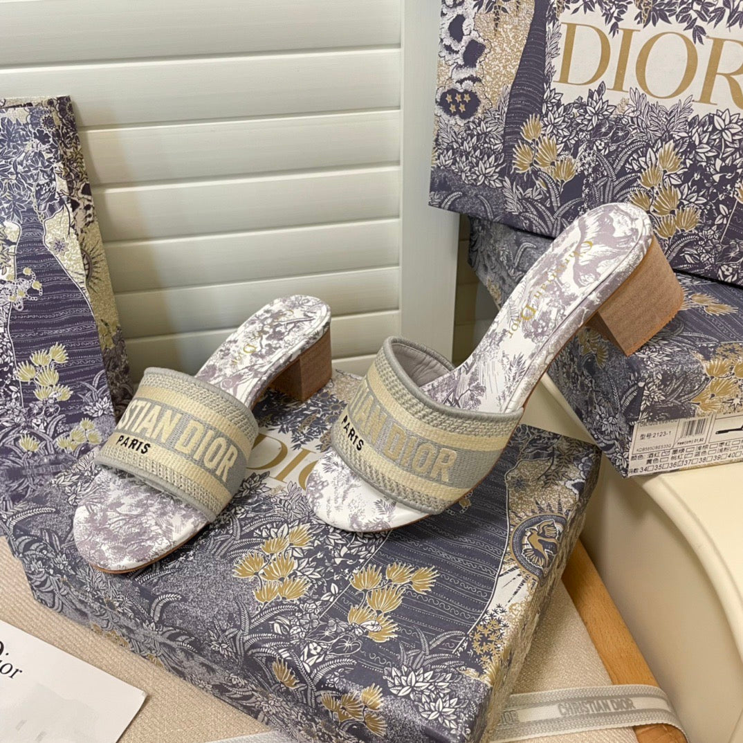 Z1ZD64 Popular sandals