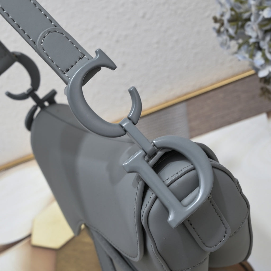 B1W35D115 Popular leather bag